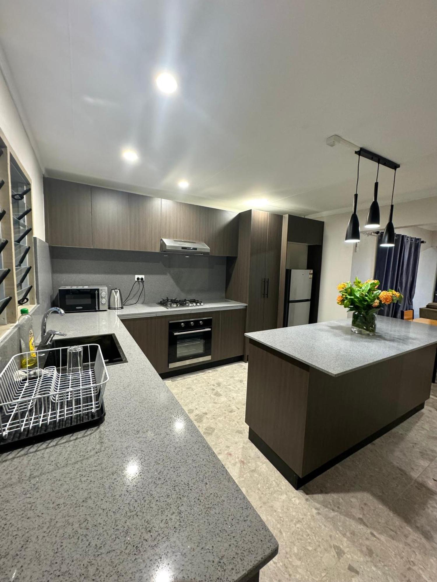 Affordable Luxury & Comfort In Bayview 수바 외부 사진
